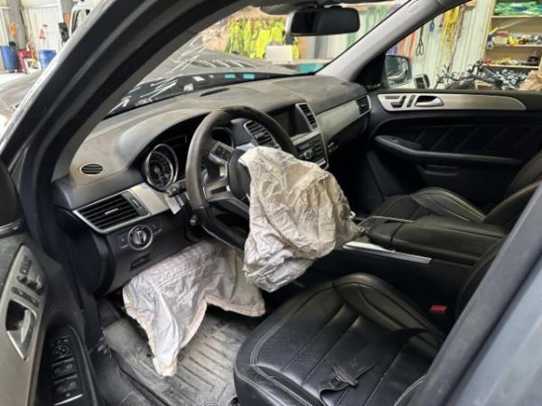 MercedesBenz ML 63 V8 AMG MKlasse W166 [SC]