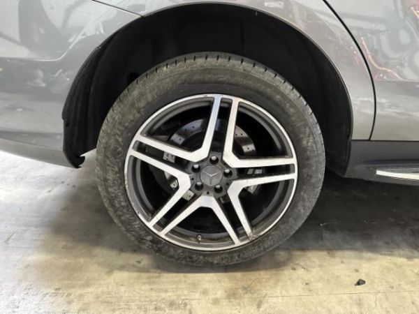 MercedesBenz ML 63 V8 AMG MKlasse W166 [SC]