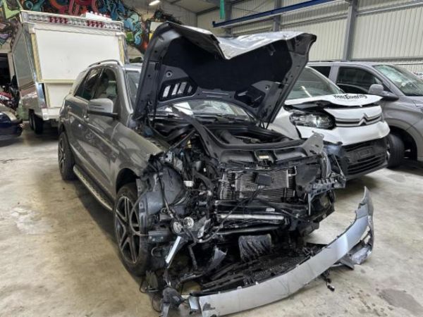 MercedesBenz ML 63 V8 AMG MKlasse W166 [SC]