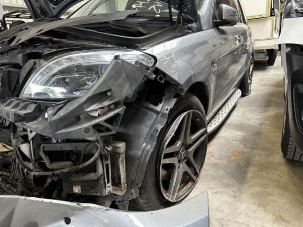 MercedesBenz ML 63 V8 AMG MKlasse W166 [SC]