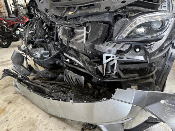 MercedesBenz ML 63 V8 AMG MKlasse W166 [SC]