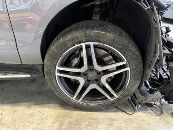 MercedesBenz ML 63 V8 AMG MKlasse W166 [SC]