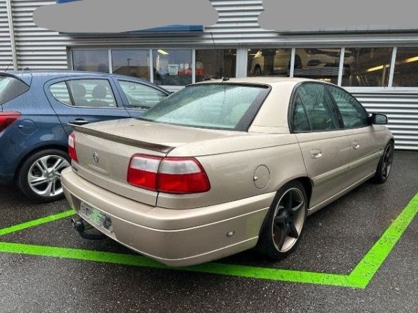 Opel 3.2i V6 24V Executive Omega [SC]