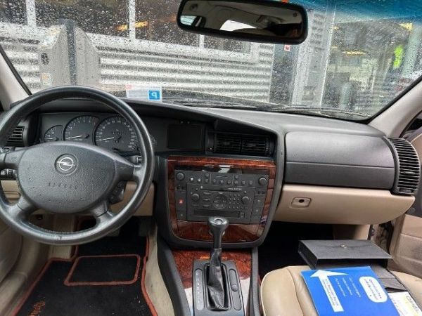 Opel 3.2i V6 24V Executive Omega [SC]
