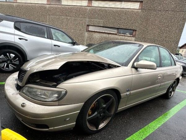 Opel 3.2i V6 24V Executive Omega [SC]