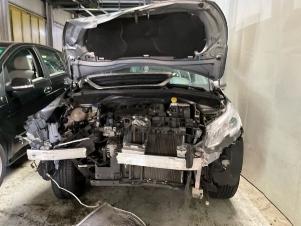 Peugeot 1.2 PureTech Active EGS S/S 2008 [SC]