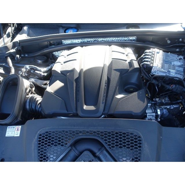 Porsche SUV MACAN GTS [SC]