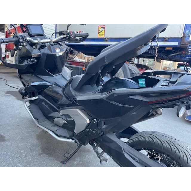Honda 750 HONDA XADV 750 [SC]