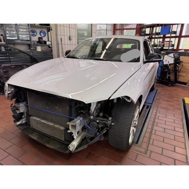 BMW 118i Essential Ed. 1er Reihe F20 [SC]