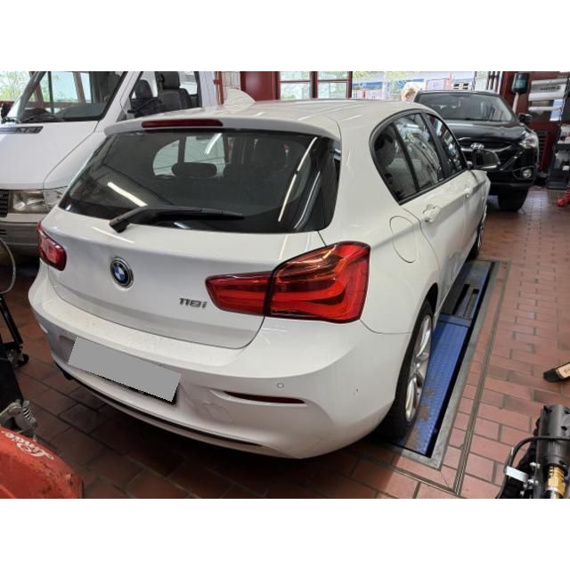 BMW 118i Essential Ed. 1er Reihe F20 [SC]