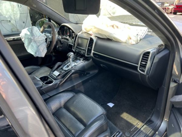 Porsche 4.8 V8 GTS TipT Cayenne [SC]