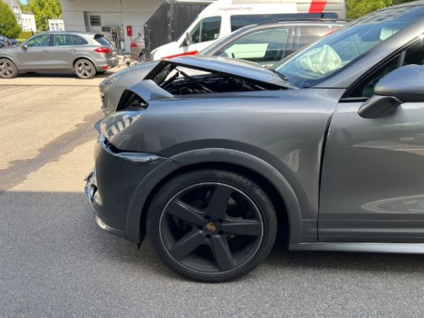 Porsche 4.8 V8 GTS TipT Cayenne [SC]