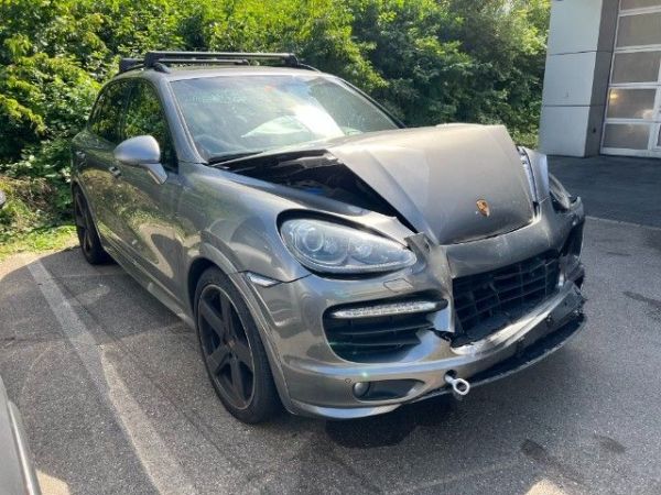 Porsche 4.8 V8 GTS TipT Cayenne [SC]