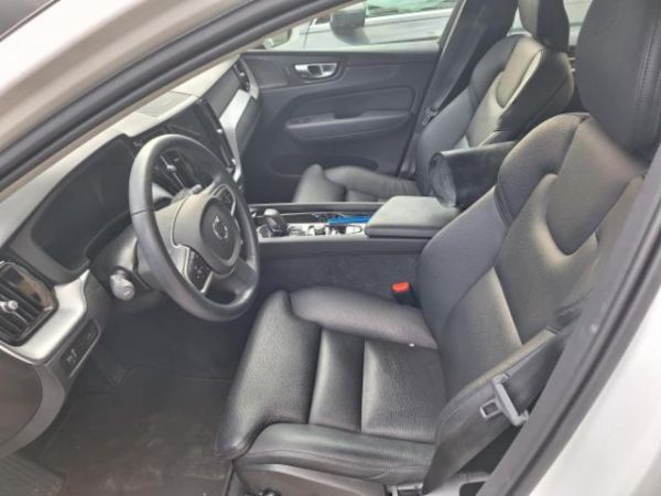 Volvo 2.0 B4 MH Momentum AWD XC60 [SC]