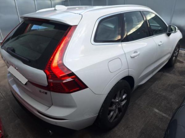 Volvo 2.0 B4 MH Momentum AWD XC60 [SC]