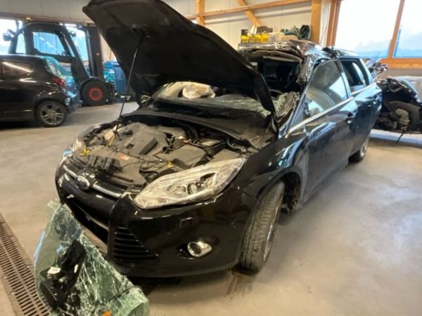 Ford 1.6i EcoB SCTi 182 Titanium Focus Station Wagon [SC]