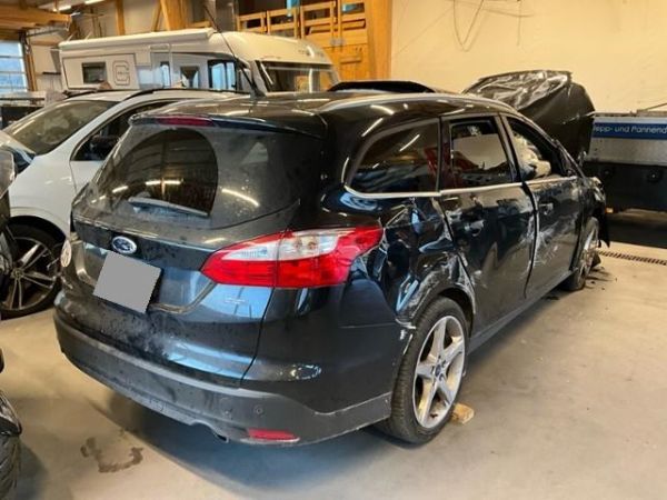 Ford 1.6i EcoB SCTi 182 Titanium Focus Station Wagon [SC]