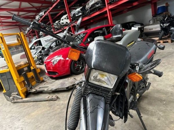 Yamaha Elektrostarter DT 125 RE [SC]