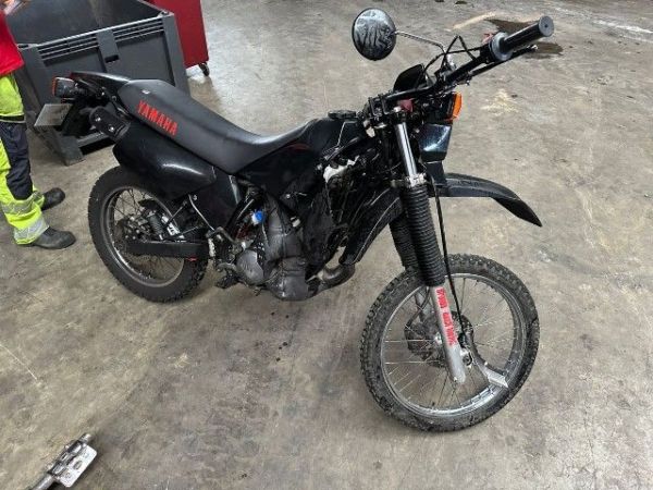 Yamaha Elektrostarter DT 125 RE [SC]