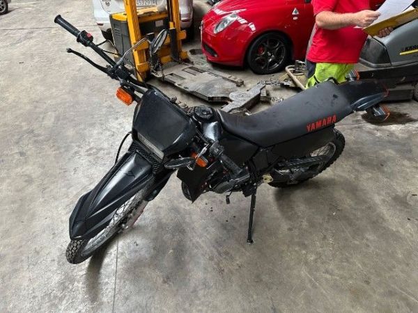 Yamaha Elektrostarter DT 125 RE [SC]