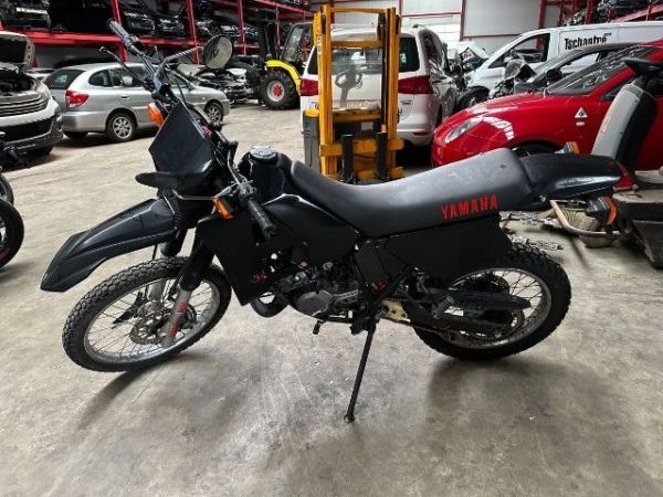 Yamaha Elektrostarter DT 125 RE [SC]