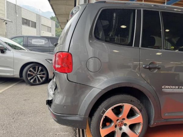 VW 2.0 TDI 140 DSG CrossTouran [SC]