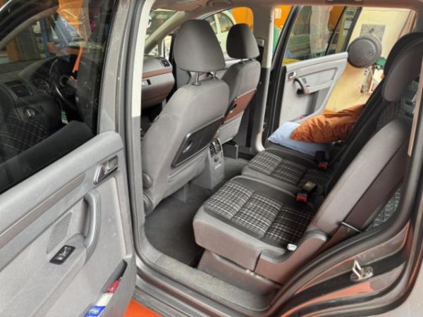 VW 2.0 TDI 140 DSG CrossTouran [SC]