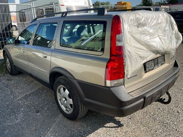 Volvo 2.4 T AWD XC70 Kombi [SC]