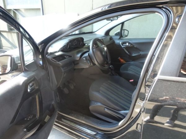 Peugeot Limousine 208 [SC]