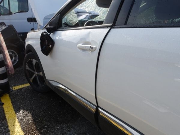 Peugeot SUV 5008 1.2 PURE TECH ALLURE [SC]