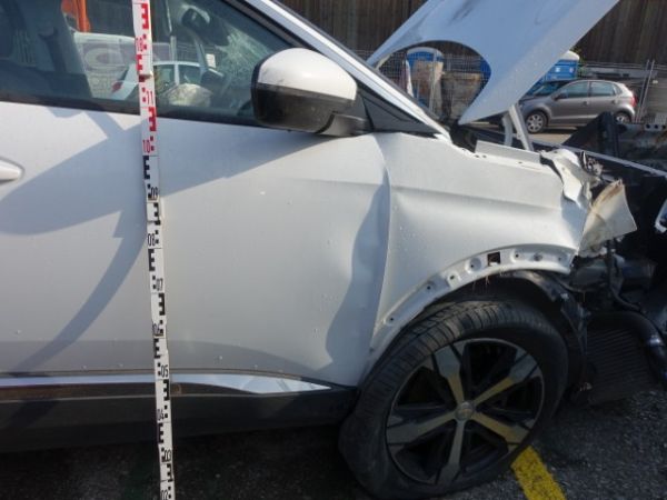 Peugeot SUV 5008 1.2 PURE TECH ALLURE [SC]
