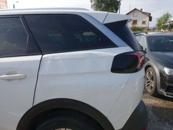 Peugeot SUV 5008 1.2 PURE TECH ALLURE [SC]