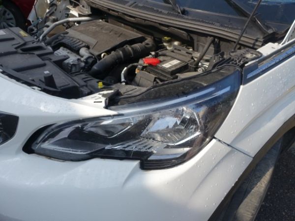 Peugeot SUV 5008 1.2 PURE TECH ALLURE [SC]