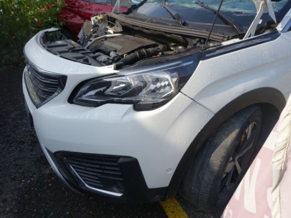 Peugeot SUV 5008 1.2 PURE TECH ALLURE [SC]