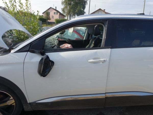 Peugeot SUV 5008 1.2 PURE TECH ALLURE [SC]