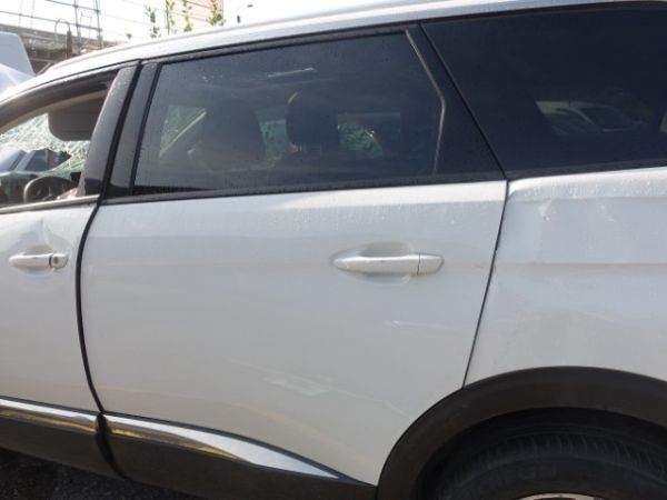 Peugeot SUV 5008 1.2 PURE TECH ALLURE [SC]