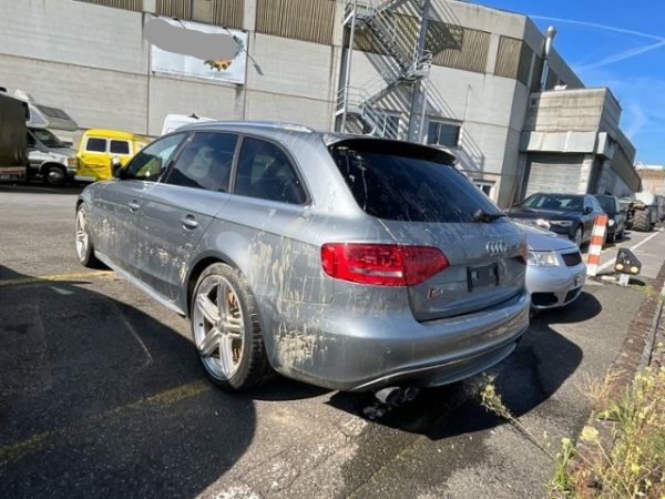Audi 3.0 V6 TFSI quattro STronic S4 Avant [SC]