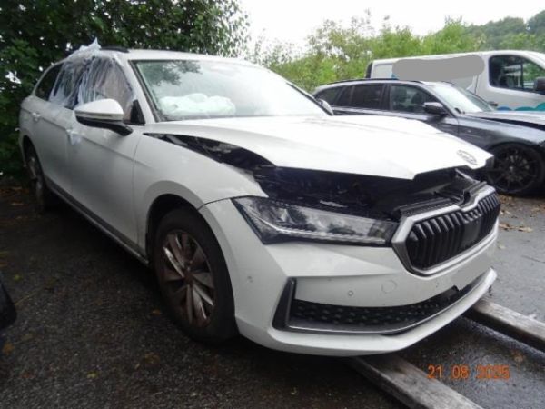 Skoda 2.0 TDI Selection 4x4 DSG Superb Combi [SC]