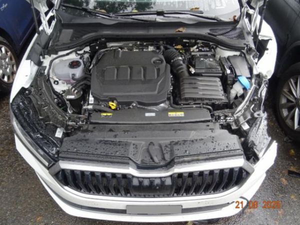 Skoda 2.0 TDI Selection 4x4 DSG Superb Combi [SC]