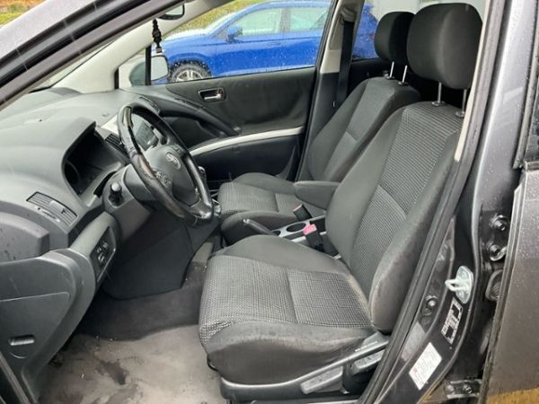 Toyota 2.2 D4D Sol Premium SwEd Corolla Verso [SC]