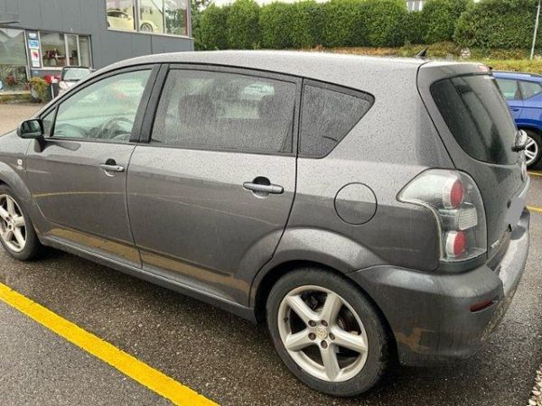 Toyota 2.2 D4D Sol Premium SwEd Corolla Verso [SC]