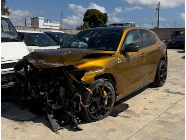 Alfa Romeo 2.9 V6 Biturbo Q4 Quadrifoglio Stelvio [SC]