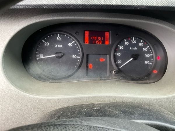 Renault 2.5 dCi 120 Master fourg. 3.3 t L1H1 [SC]