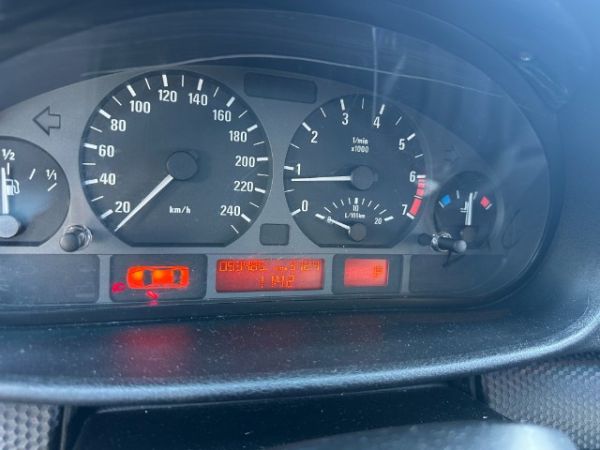 BMW 330i 3er Reihe E46 [SC]