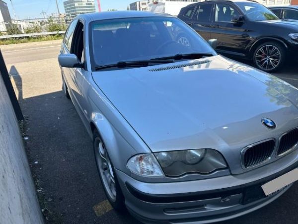 BMW 330i 3er Reihe E46 [SC]