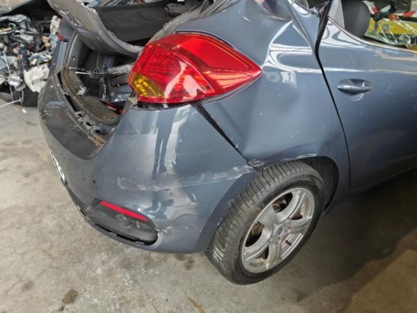 Kia 1.6 CRDi Cee'd [SC]