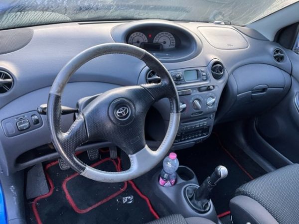 Toyota 1.5 16V TS Yaris [SC]