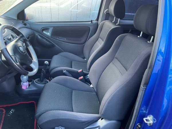 Toyota 1.5 16V TS Yaris [SC]