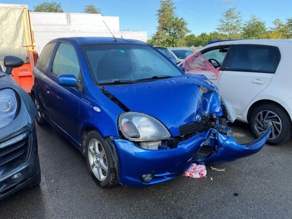 Toyota 1.5 16V TS Yaris [SC]
