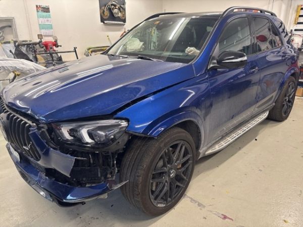 MercedesBenz 53 AMG 4matic+ GLE [SC]